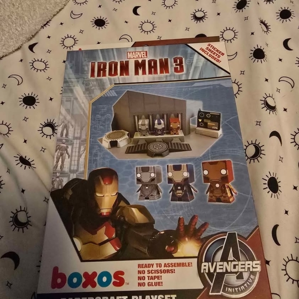 Funko Iron Man 3 Avengers Playset with Red and Gold Figures